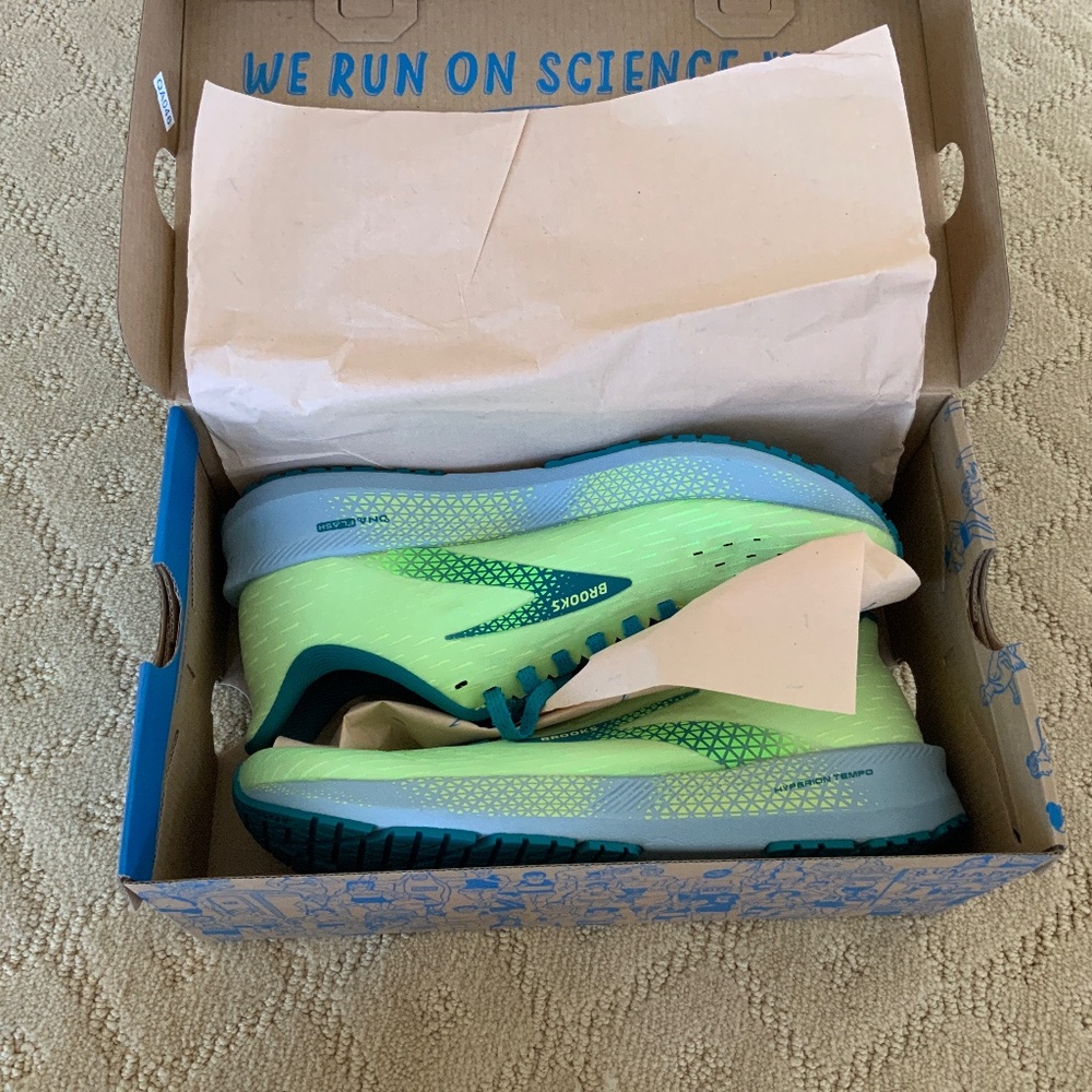 brooks running sneakers